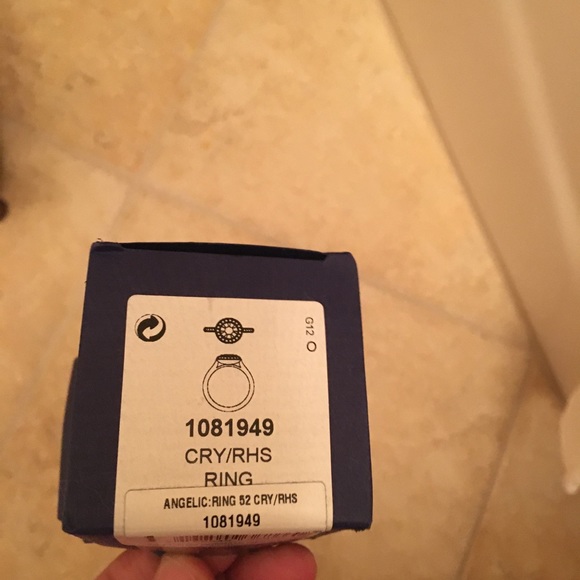 swarovski crystal ring size 6 - Picture 9 of 11